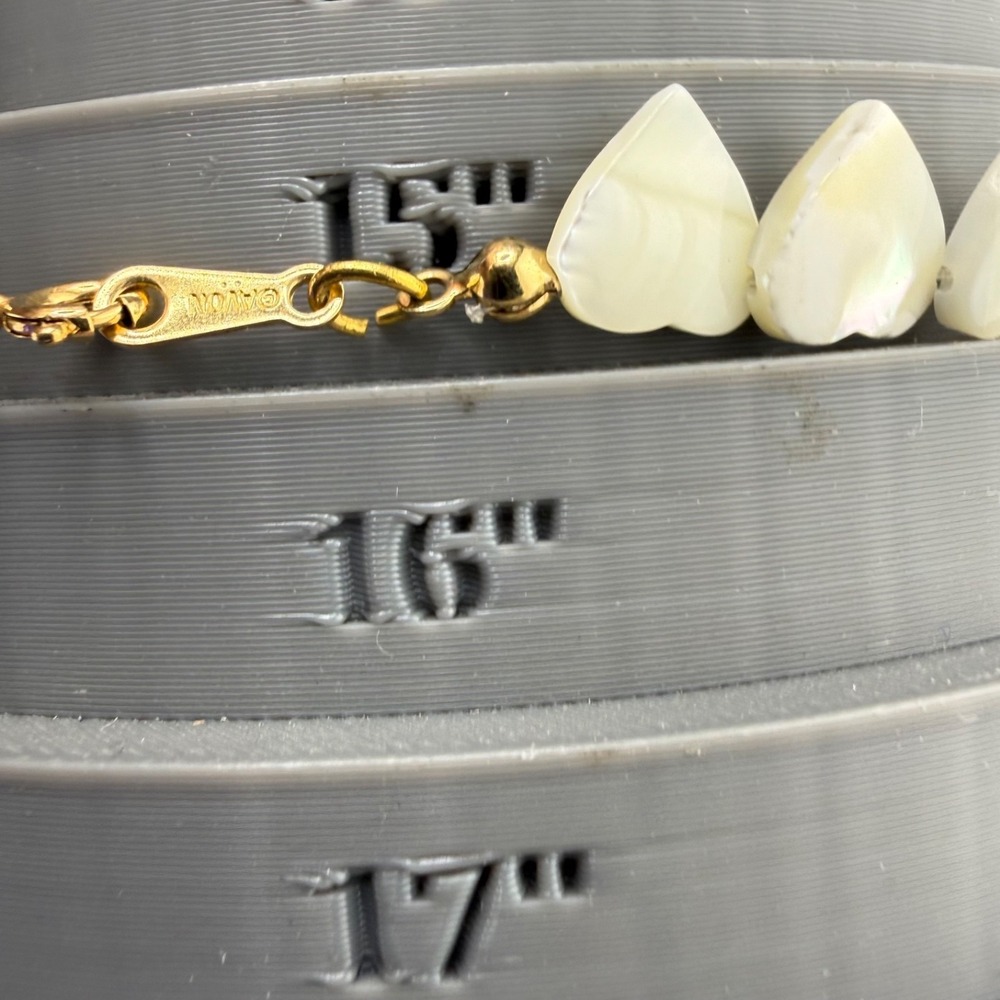Vintage Avon Mother of Pearl Necklace Heart Signed 16" - Picture 7 of 10